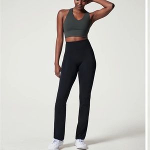 NWT Spanx Booty Boost Flare Yoga Pant Size SP